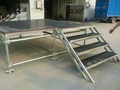 钢铁舞台